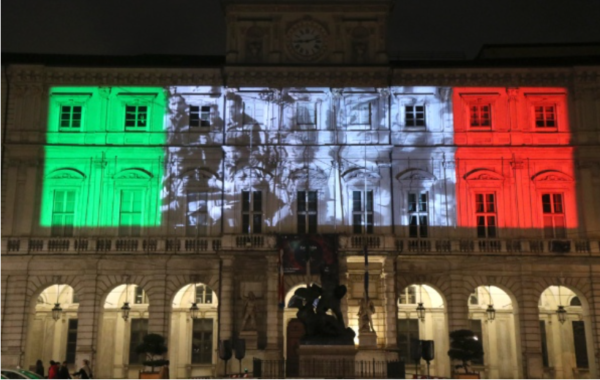 25 Aprile a Torino – Dalla fiaccolata alle proiezioni a cielo aperto: le immagini più belle GALLERY