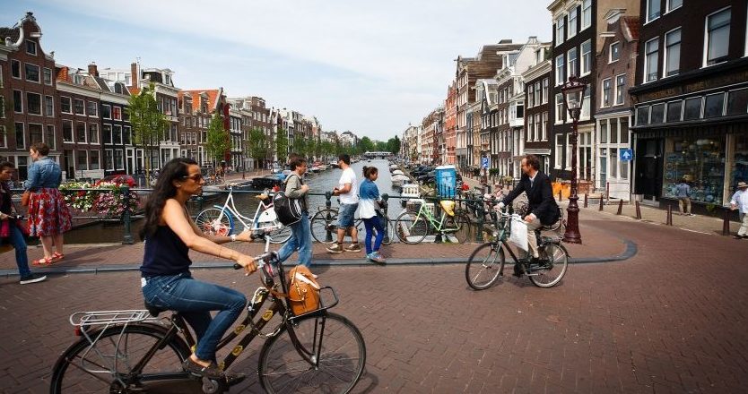 Torino vuole ‘copiare’ Amsterdam per le piste ciclabili – Una delegazione studia la capitale delle bici. Ecco il progetto