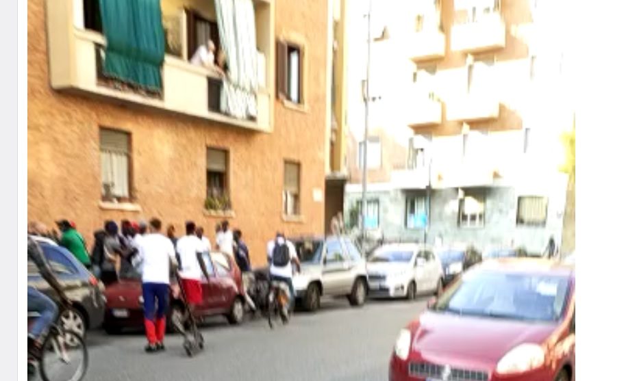 Torino – Nuova maxi rissa in strada: botte da orbi fra africani in zona Aurora, residenti esasperati VIDEO