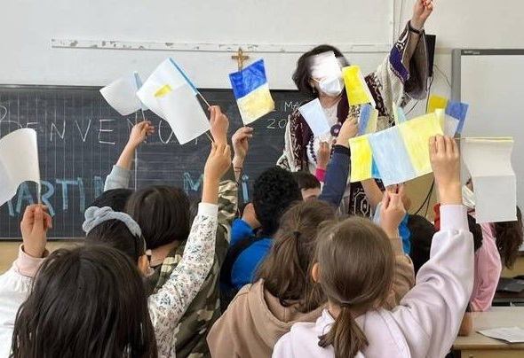 Torino – Un piano straordinario nelle scuole per inserire i bimbi ucraini nelle nostre classi (oltre 1500). Il progetto