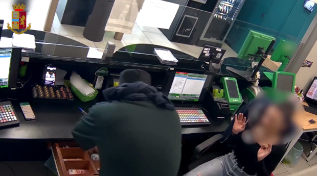 Torino – Fermato il rapinatore di Mirafiori: colpiva farmacie e sale giochi, una a settimana