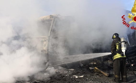 Tir a fuoco – Caos sulla Torino- Savona A6