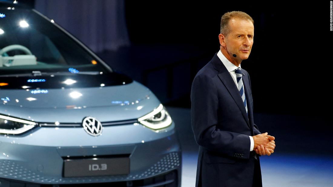 La Volkswagen licenzia Herbert Diess – Nominato il nuovo ceo, è il capo di Porsche