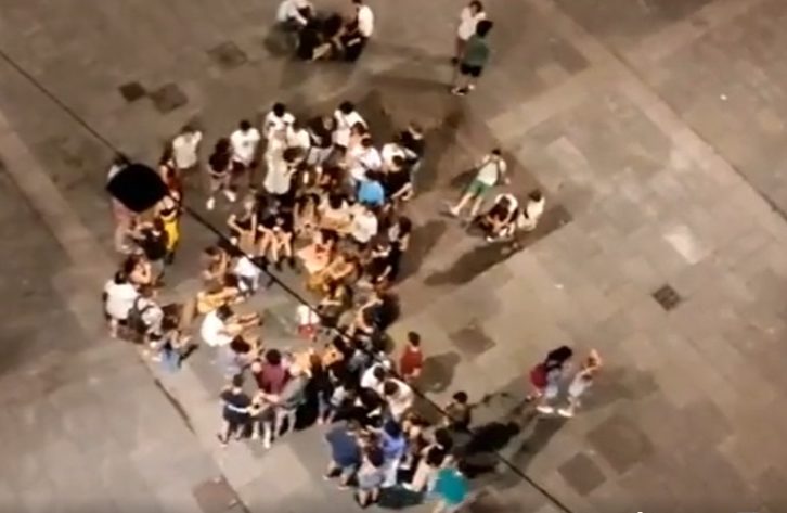 Torino – Un’altra notte fuori controllo a Vanchiglia, la furia dei residenti contro il Comune: “Ci vediamo in Tribunale”