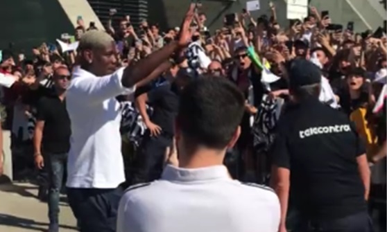 Juve, Pogba accolto come un re – Tifosi in delirio e in fila dall’alba al J Medical per salutare il campione francese