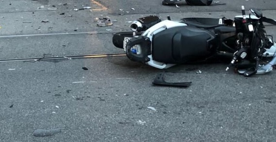 Torino – Brutto incidente in Barriera di Milano: scooter contro fuoristrada, un ferito