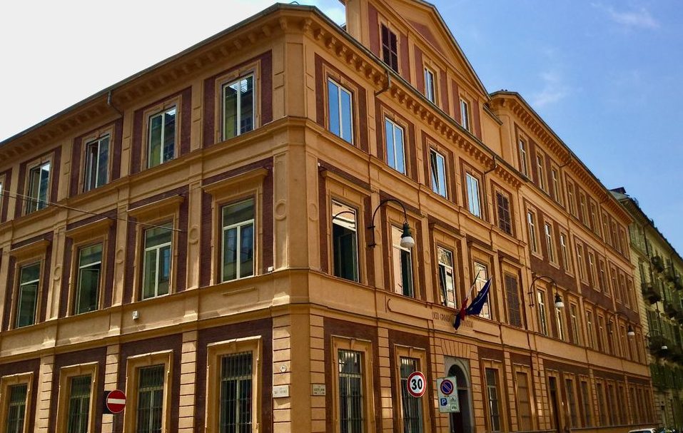 Torino – Torna a splendere lo storico Liceo D’Azeglio: dopo 10 anni la facciata è libera