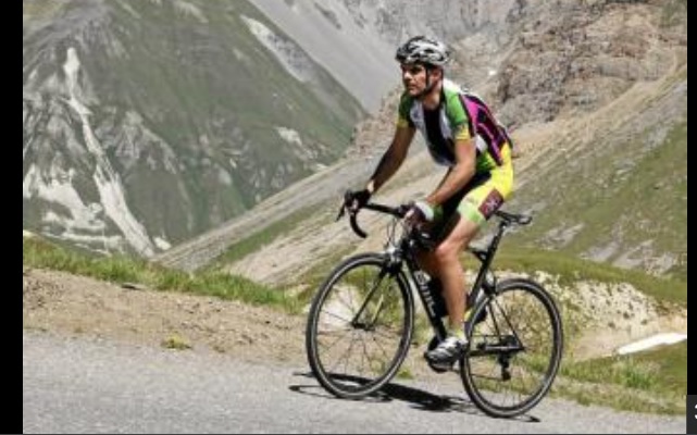 Da Torino a Sorrento in bicicletta: l’impresa di un medico torinese per raccogliere fondi per la ricerca. La storia