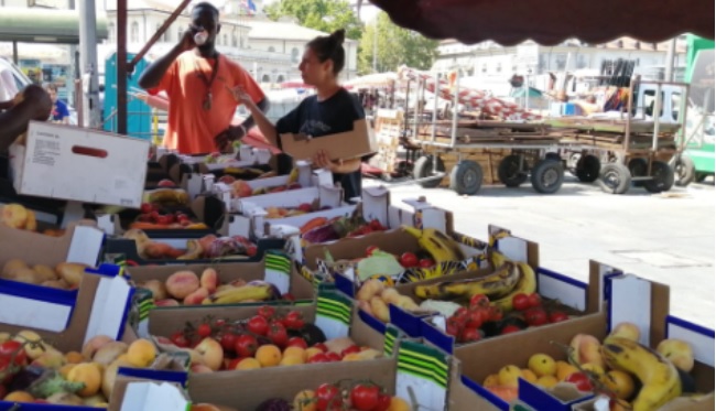 Torino contro lo spreco alimentare – Continua la distribuzione ai cittadini del cibo recuperato nei mercati: dove e quando
