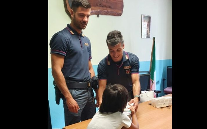 Torino – Rubano robot a bimbo di 5 anni, lui scrive alla Polizia “Aprite un’indagine!”. La risposta degli agenti