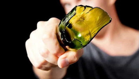 Torino – Rapina discount, poi minaccia i poliziotti con una bottiglia di vetro: bloccato e arrestato