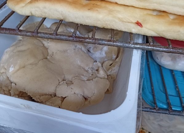 Torino – Sporcizia, vermi nel panino e alimenti mal conservati. Denunciato il titolare di una panetteria