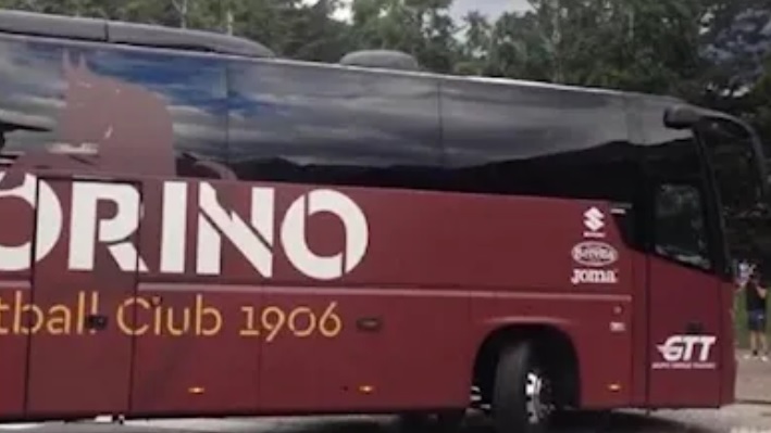 Toro – La trasferta a San Siro inizia nel peggiore dei modi: si guasta subito il pullman