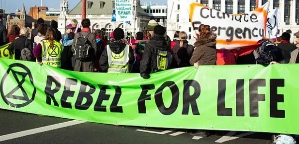 Torino – Gli attivisti ambientalisti di Extinction Rebellion ascoltati in Regione: “Uno schiaffo alle scelte della giunta sull’emergenza climatica”