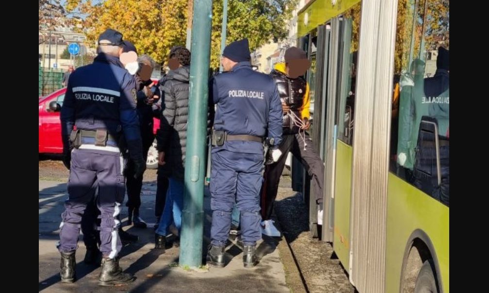 Torino – Al via i controlli congiunti polizia municipale-Gtt sui mezzi pubblici. 1 passeggero su 10 trovato senza biglietto