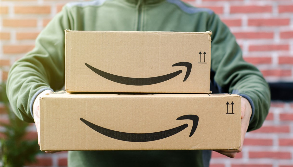 Pacco rubato in portineria: da oggi è furto aggravato, come in abitazione