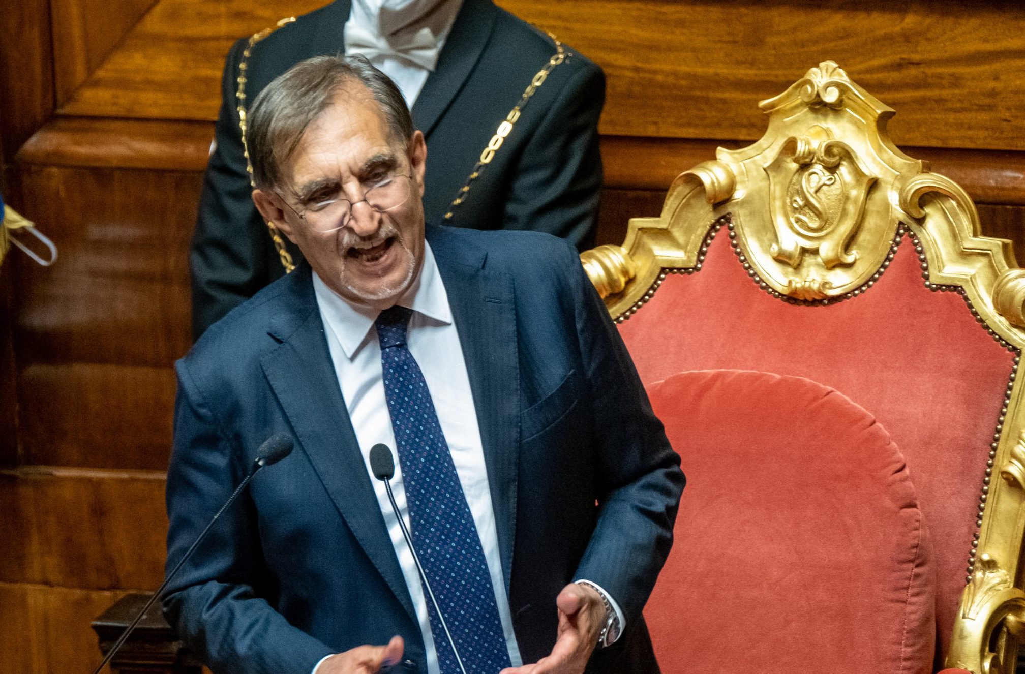 La Russa annuncia: al via una mini-naja da 40 giorni “Incentivi per chi aderisce”