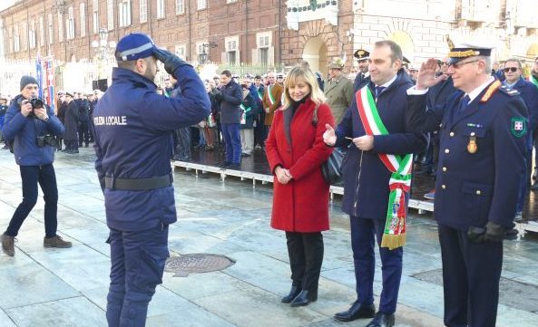 Più sicurezza a Torino – Entrano in servizio decine di nuovi agenti: la presentazione in piazza Castello
