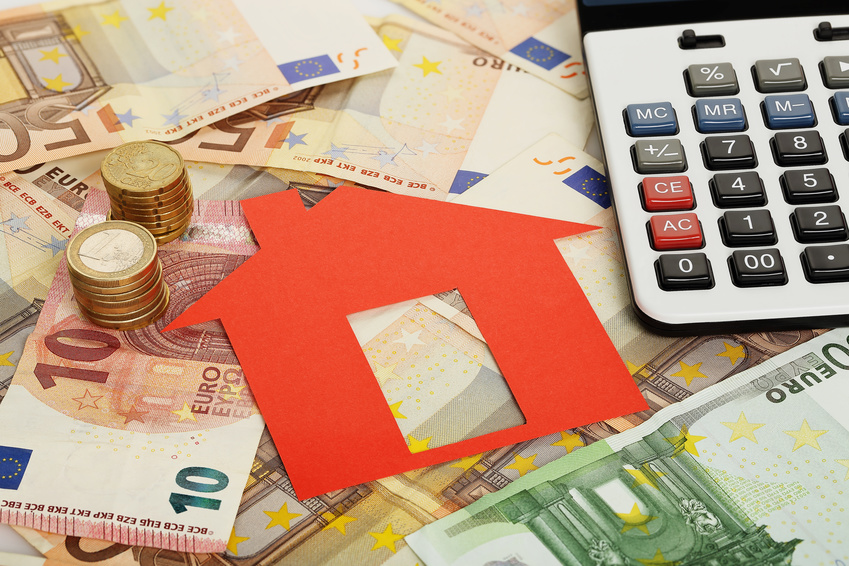 Economia – Mutui: gli interessi raddoppiano nel tasso fisso e crescono nel variabile. L’analisi della Federazione Bancari