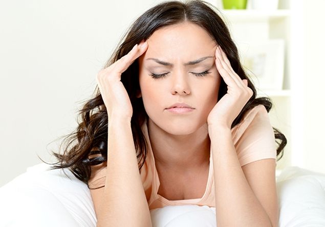 Emicrania – Scoperto il mix  ‘perfetto’ che scatena attacchi nelle donne. Lo studio