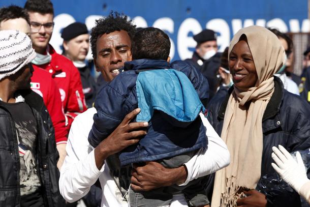 In Italia sfondata la soglia di 6 milioni di stranieri: aumentano gli sbarchi. I dati Ismu