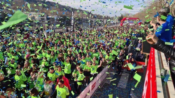 Torino – Grandissimo successo per la ‘Deejay Ten’. Linus: “Torino meravigliosa, oltre 10mila: un fiume colorato in città”
