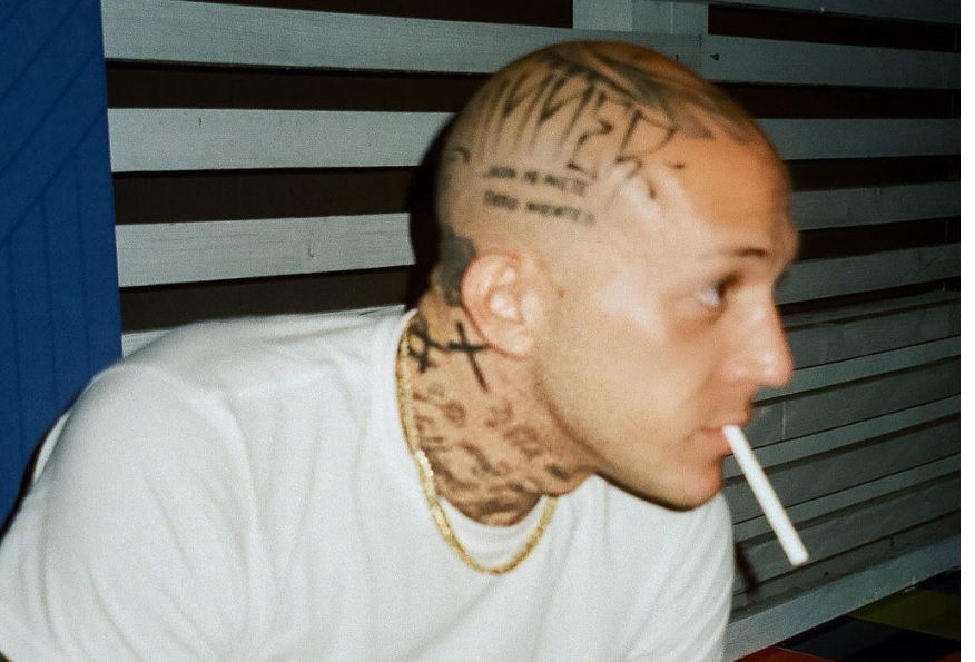 Torino – Denunciato il noto influencer torinese Erik ‘Già lo sai’: spara in strada dopo il lancio di un sasso