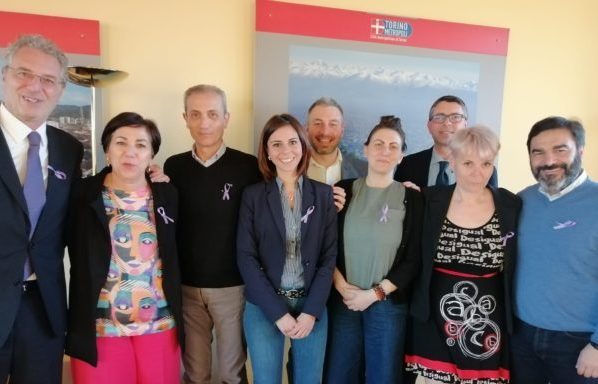 Torino – Città Metropolitana e Regione celebrano la Giornata del Fiocchetto Lilla, per prevenire anoressia e bulimia