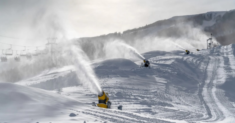 Torino – Report Legambiente: Non c’è più neve, 90% piste è artificiale: “Necessario ripensare il turismo”
