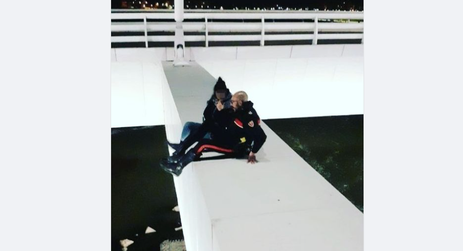 Piemonte – Ragazza vuole gettarsi da un ponte, salvata da un carabiniere : “Così l’ho convinta a non uccidersi”