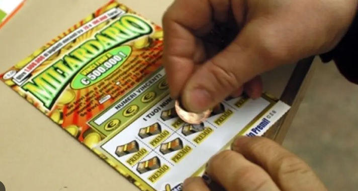 Torino – Vincono 5 milioni di euro al Gratta e Vinci e vengono sequestrati in casa da una banda. Arrestati rumeni e moldavi