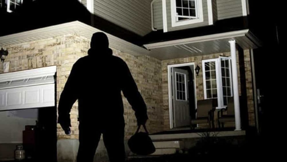 Torino – Colpo grosso in villa, mentre il manager è a cena: entrano i ladri e portano via 100mila euro