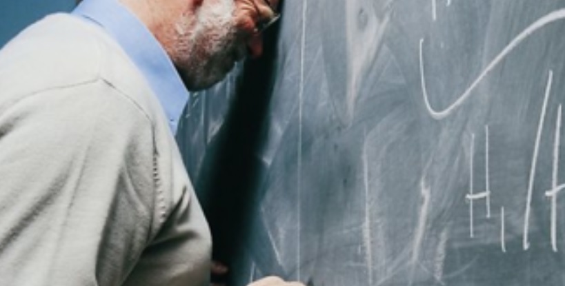 A Torino l’assurda storia del Prof che non riceve lo stipendio da Novembre: “A Marzo mi hanno dato 32 centesimi di euro”. Il caso