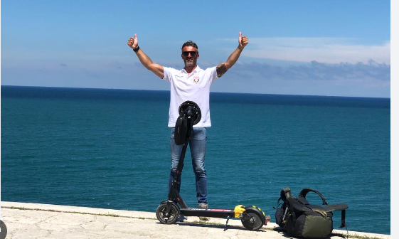 Da Roma a Torino in monopattino, 900 km – La nuova impresa dell’agente di polizia locale