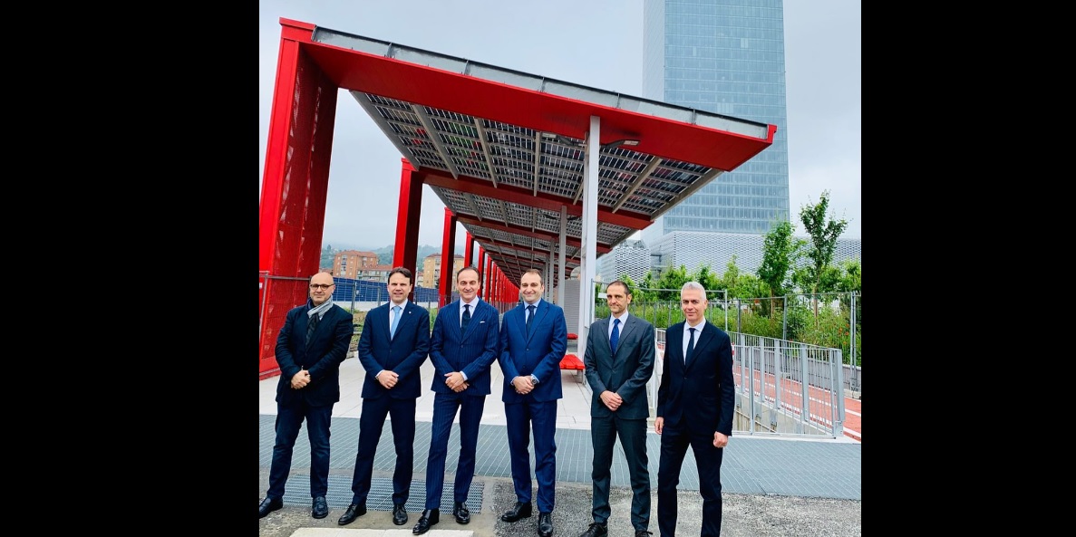 Torino – Da via Nizza alla stazione Lingotto in pochi minuti: inaugurata la passerella fotovoltaica