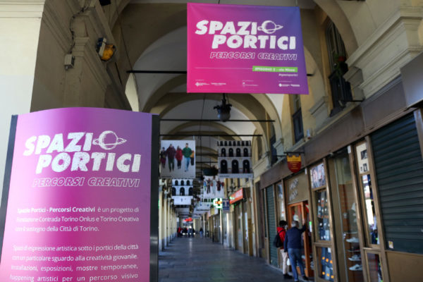 Torino – Via Nizza si trasforma in una Galleria d’Arte a cielo aperto: con ‘Spazio Portici’ 12 km di arte e video
