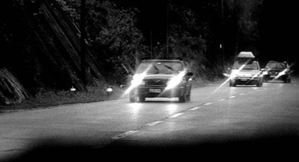 Piemonte – Viaggia a fari spenti di notte in autostrada: la Polizia lo ferma. Aveva un machete e cocaina