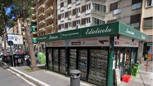 Torino vuole rilanciare le edicole: “Potranno vendere prodotti non editoriali, per metà della superficie”. Il piano