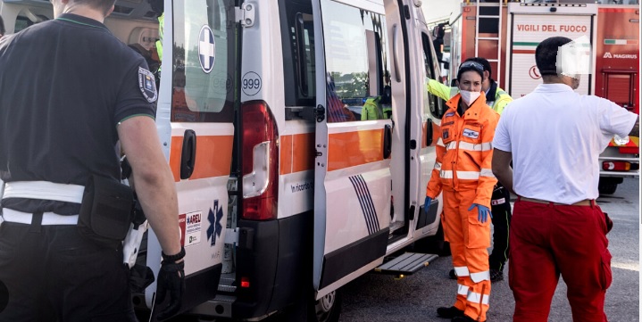 Dramma sulla Torino-Venezia: operaio travolto da un Tir. Morto sul colpo