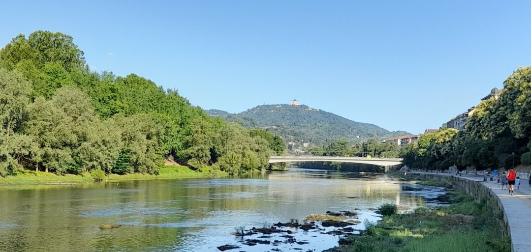 Torino- Fanno il bagno vestite nel Po (per motivi religiosi) e rischiano di affogare: tragedia sfiorata