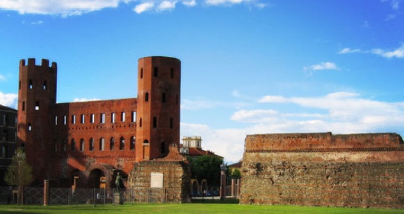 Omicidio a Torino – Brutalmente ucciso a colpi di cacciavite alla Porta  Palatina, c’è un fermo