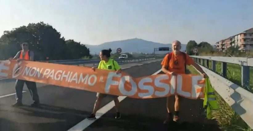 Attivisti bloccano la Torino -Chivasso, rabbia degli automobilisti. Marnati “Condanniamo queste manifestazioni non autorizzate”