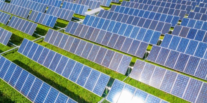 Nel Torinese nasce il mega parco fotovoltaico, grande come 12 campi da calcio “Un’opera titanica”. Ma scoppia anche la polemica