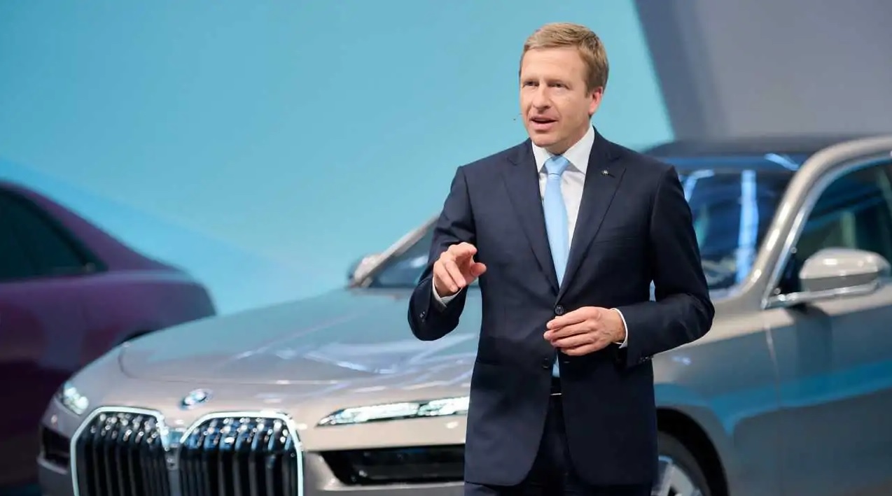 Il CEO Bmw si scaglia contro l’Europa: “Sono dei pazzi, lo stop ai benzina e diesel nel 2035 è una follia”