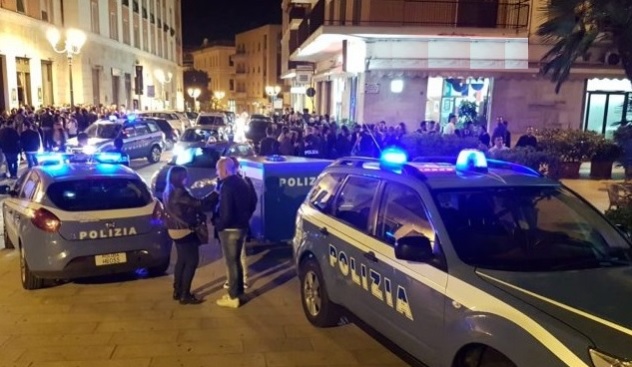 Torino – Controlli Movida. Trovate persone con tirapugni e manganelli, l’intervento della polizia