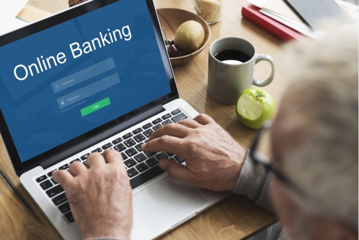 Piemonte – Occhio alle truffe: clicca su sms falso e gli rubano 40mila euro sull’Home banking