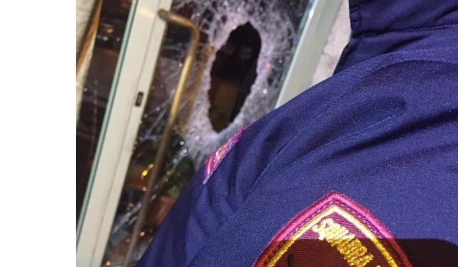 Torino – Sfasciano portoni dei palazzi e tentano il furto nelle cantine: tre arresti