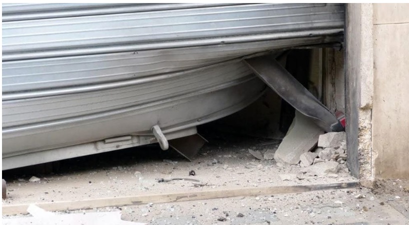 Torino – Ladro arrestato due volte in due giorni, “armato” di tubi e martello, sfascia saracinesche dei negozi