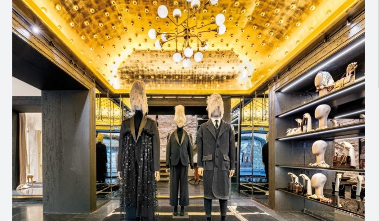 Torino – La beffa di Natale: ladro tenta il grande colpo in nota boutique del centro, ma è sfortunato: trova solo 70 centesimi ed è arrestato