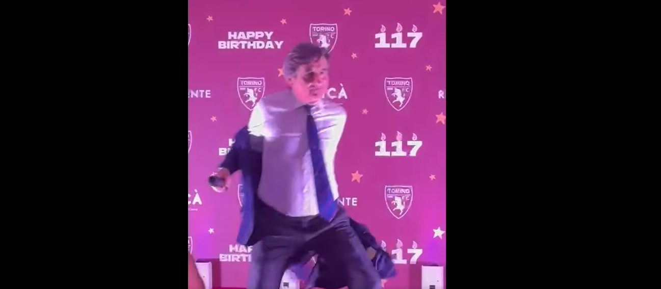 Toro- Cairo scatenato, si lancia in un ballo forsennato per la festa del Torino VIDEO